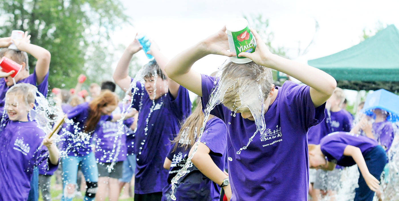 web1_170524-LAT-ice-bucket-challenge2