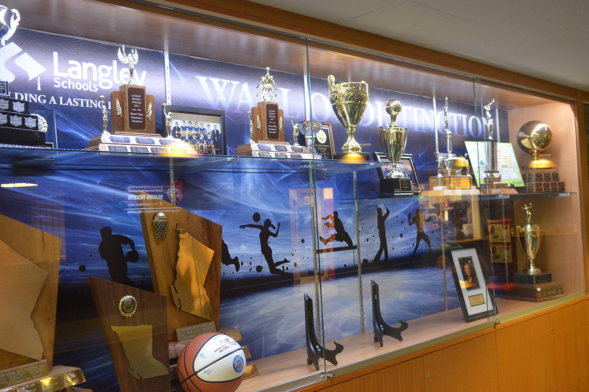 web1_170526-LAT-Sports-WallofDistinction2