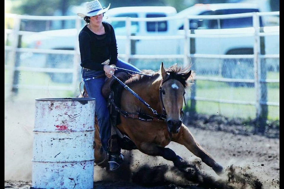 web1_170601-ALT-Rodeo-barrel-racer_2