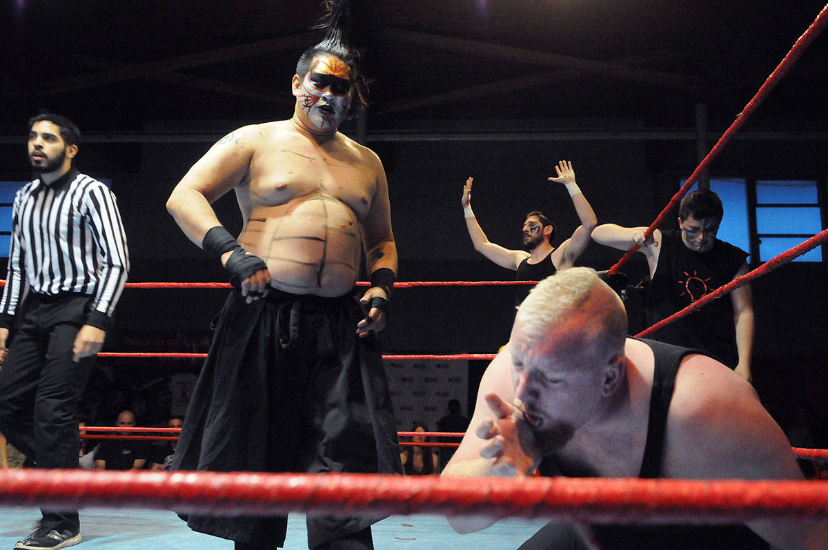 web1_170609-LAT-wrestling4