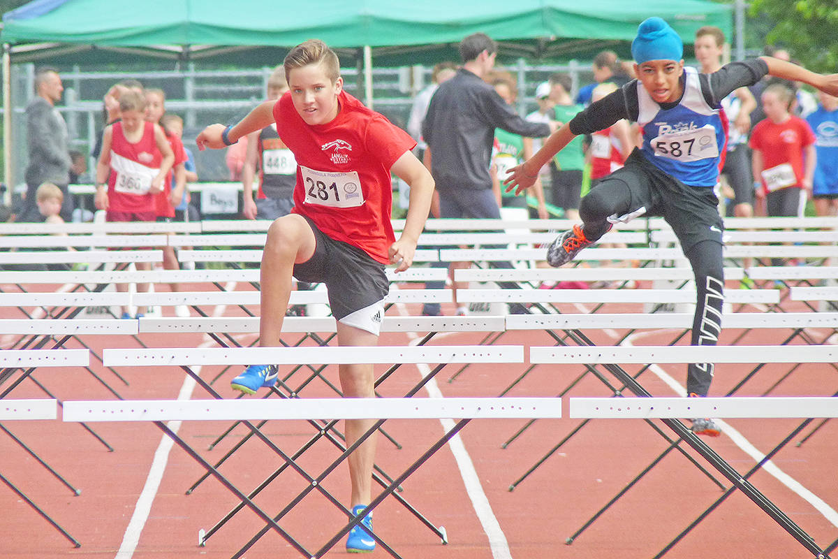 web1_170618-LAT-SPORTS-Mustangs-track-meet-hurdles