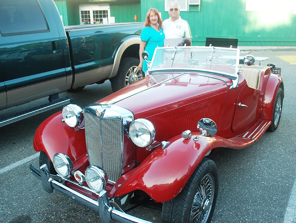 web1_CruiseInNewbyCarFront0015