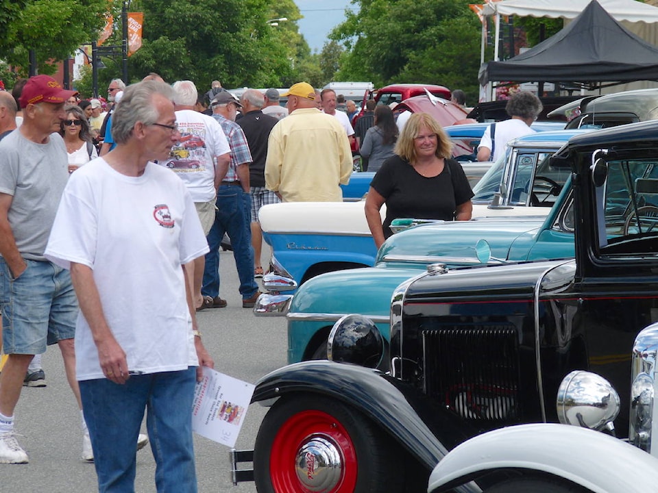 7728370_web1_copy_1701716-hotrodsunday