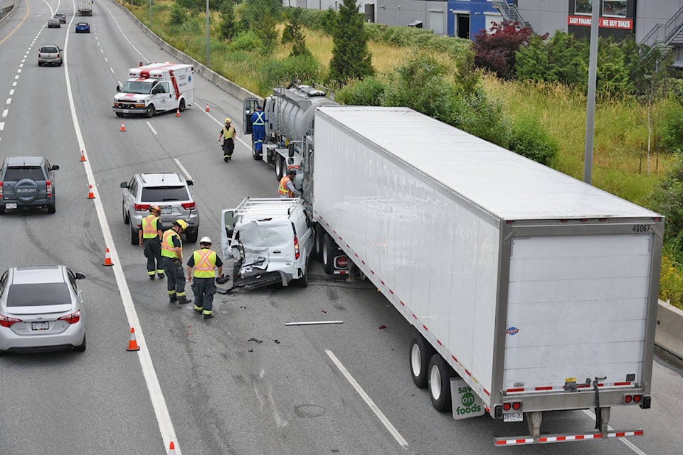 7807180_web1_170721-LAT-TruckVanCrash2