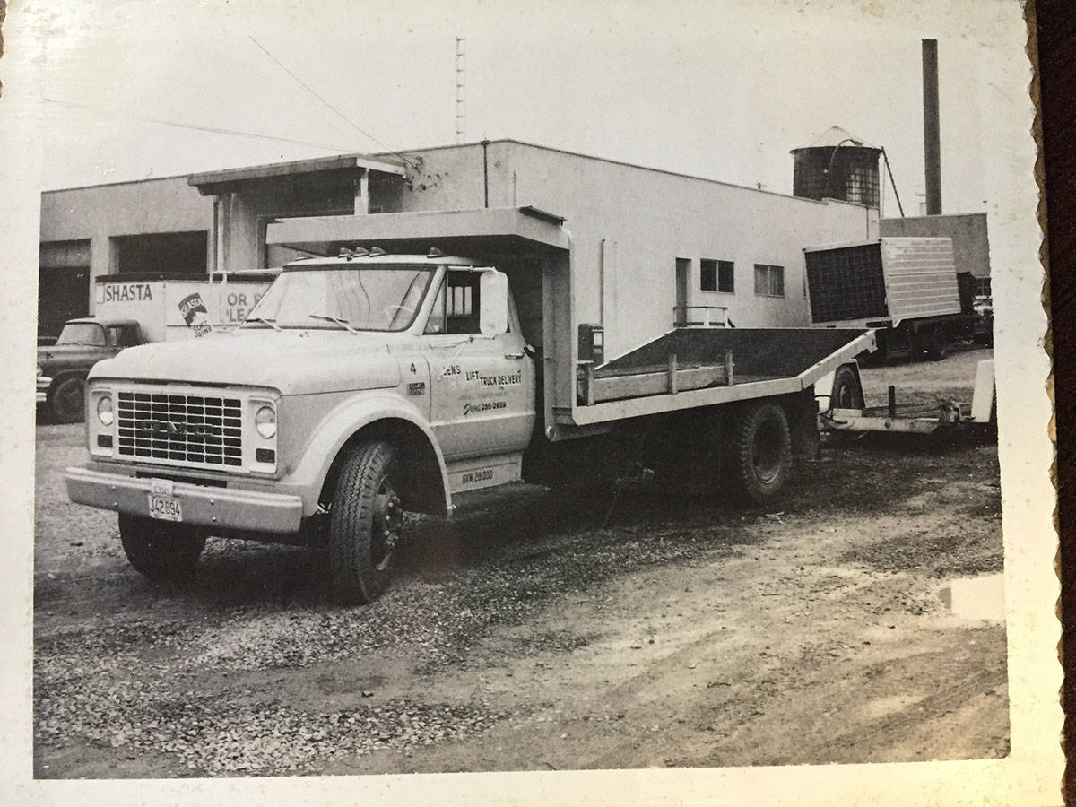 7807835_web1_170726-LAT-dump-truck-1965