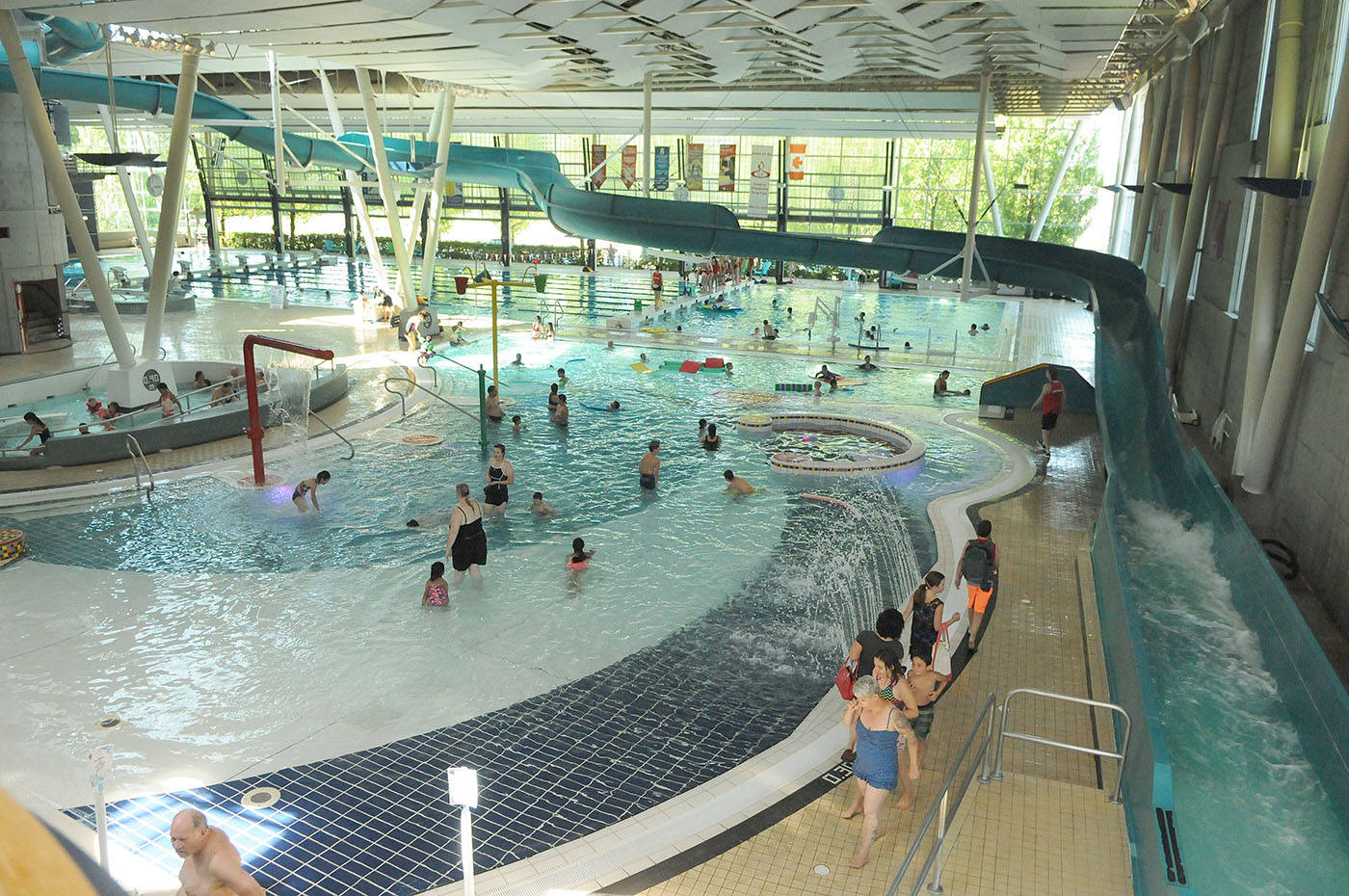 7865606_web1_0718_walnut-grove-pool