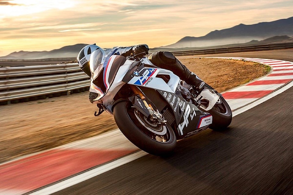 web1_170703-LAT-M-BMWcarbon_racing_motivation