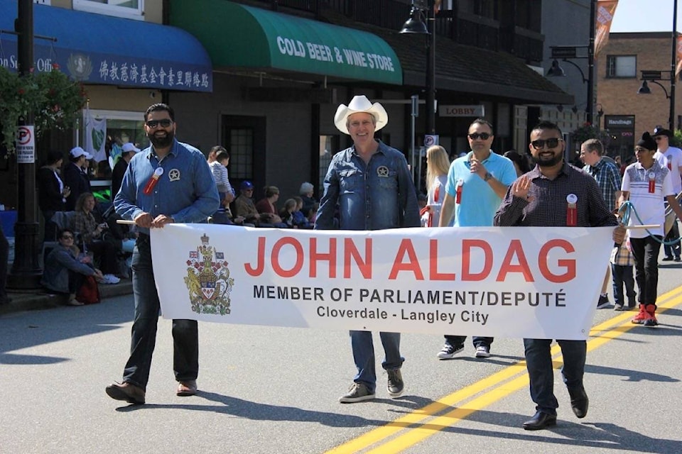 7877862_web1_170727-CLR-M-aldag_parade2