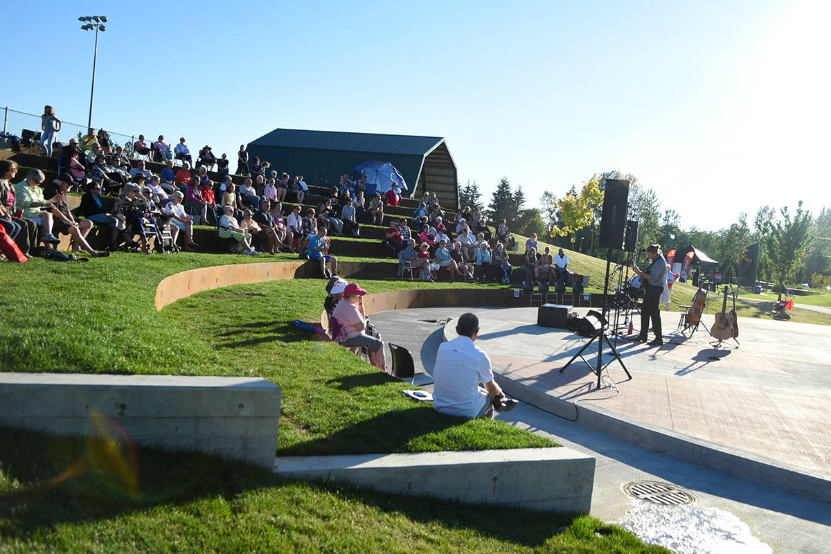 7893435_web1_Amphitheatre