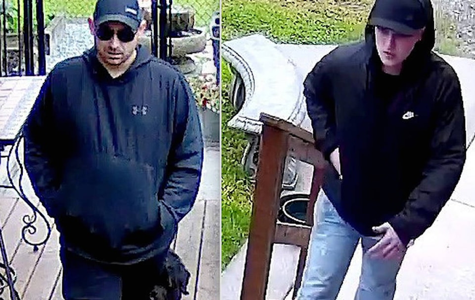 8210532_web1_170822-LAT-rob-suspects.jpg