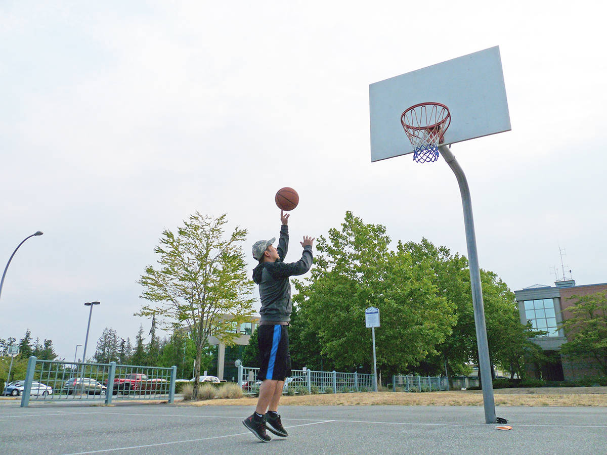 8225650_web1_170813-LAT-MURRAYVILLE-court-park