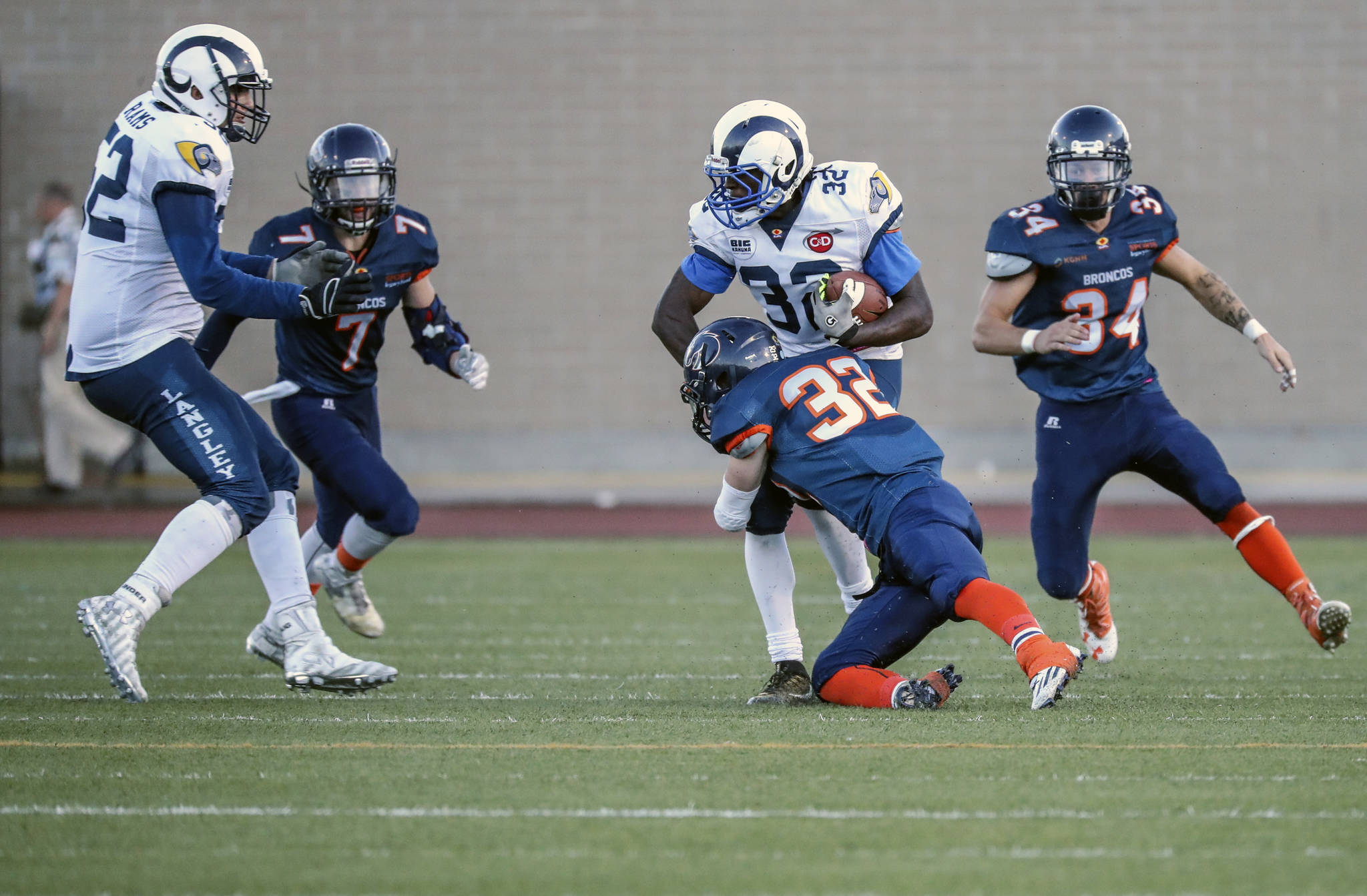 8273205_web1_170826-LAT-Sports-Rams-Lund