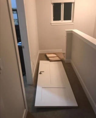 8282299_web1_170830-LAT-door-kicked-in.jpg