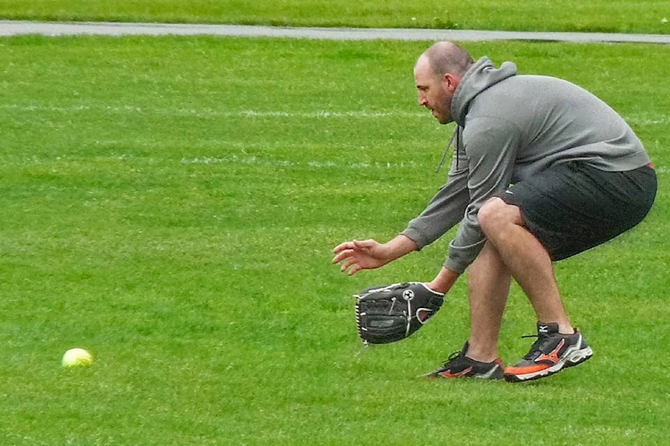 8398460_web1_170906-LAT-M-170908-LAT-Slo-pitch