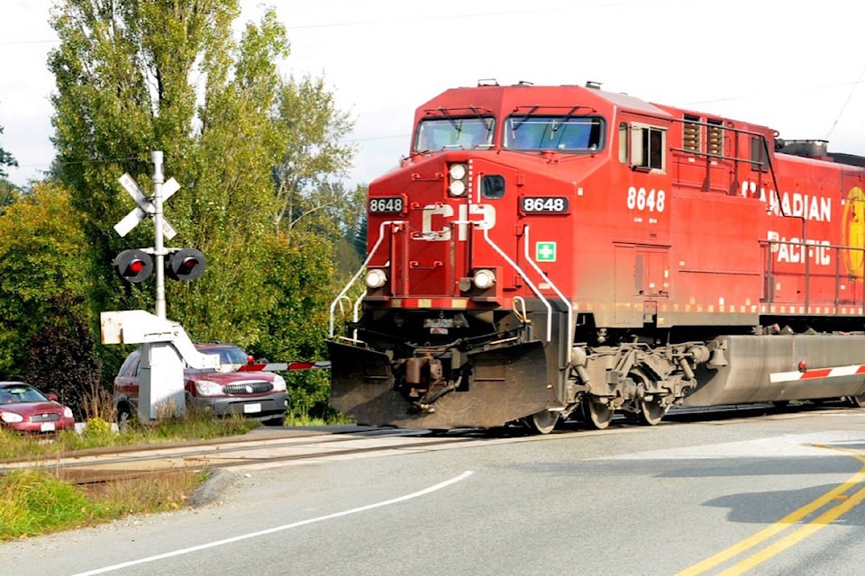 8471356_web1_170913-LAT-M-Train-Crossing-Glover-file
