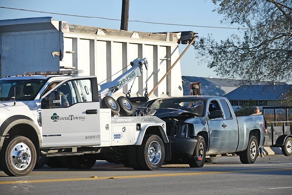 8527355_web1_170915-LAT-M-Glover-Rd-Accident