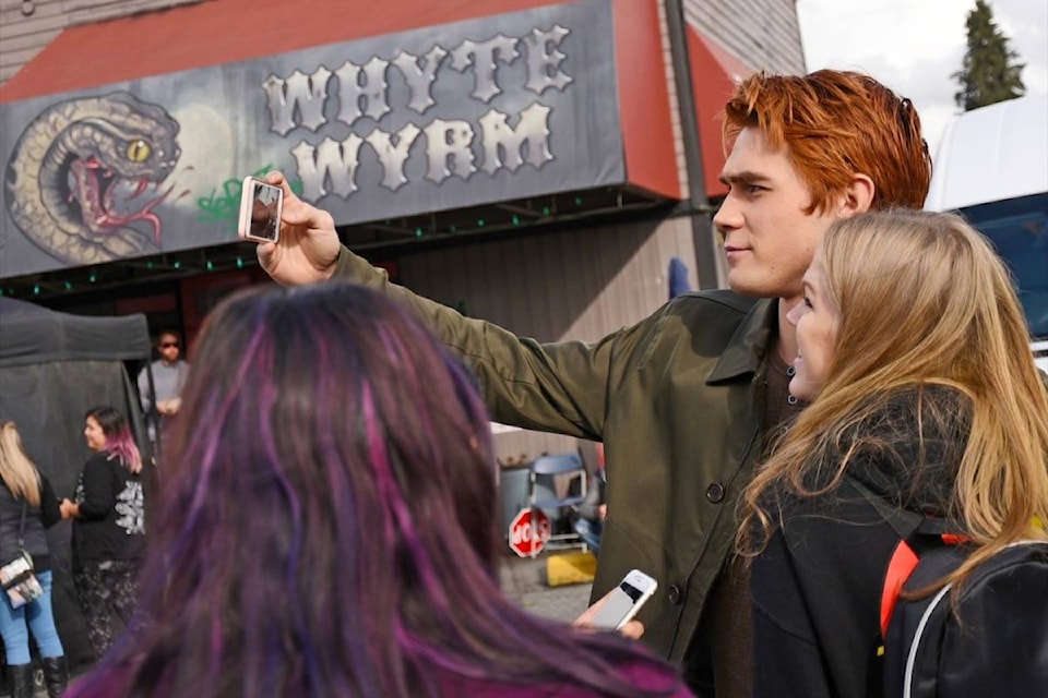 8585232_web1_copy_170919-LAT-M-KJ-Apa