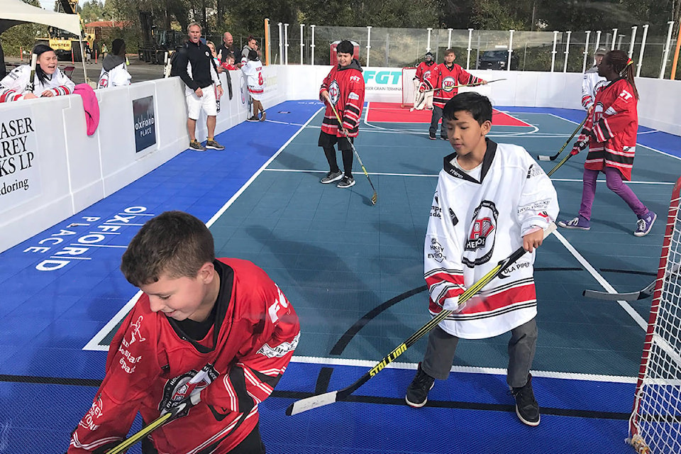 8611691_web1_Surrey-HEROS-kids-play-Hockey