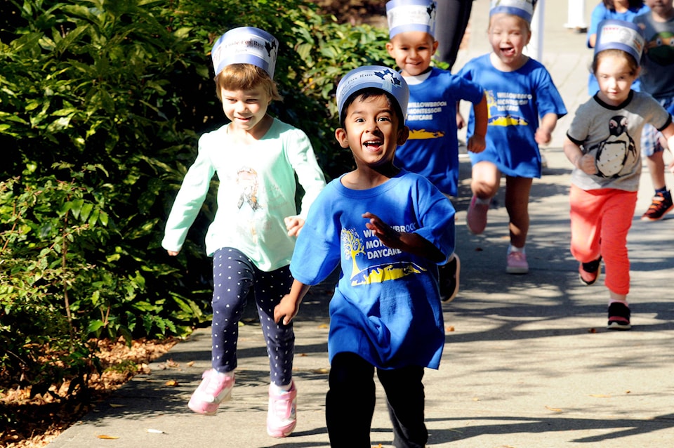 8629677_web1_170927-LAT-montessoriterryfoxrun1