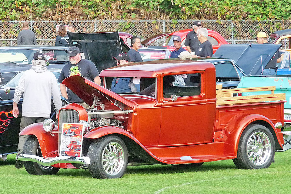 8643545_web1_170924-LAT-Brookswood-car-show