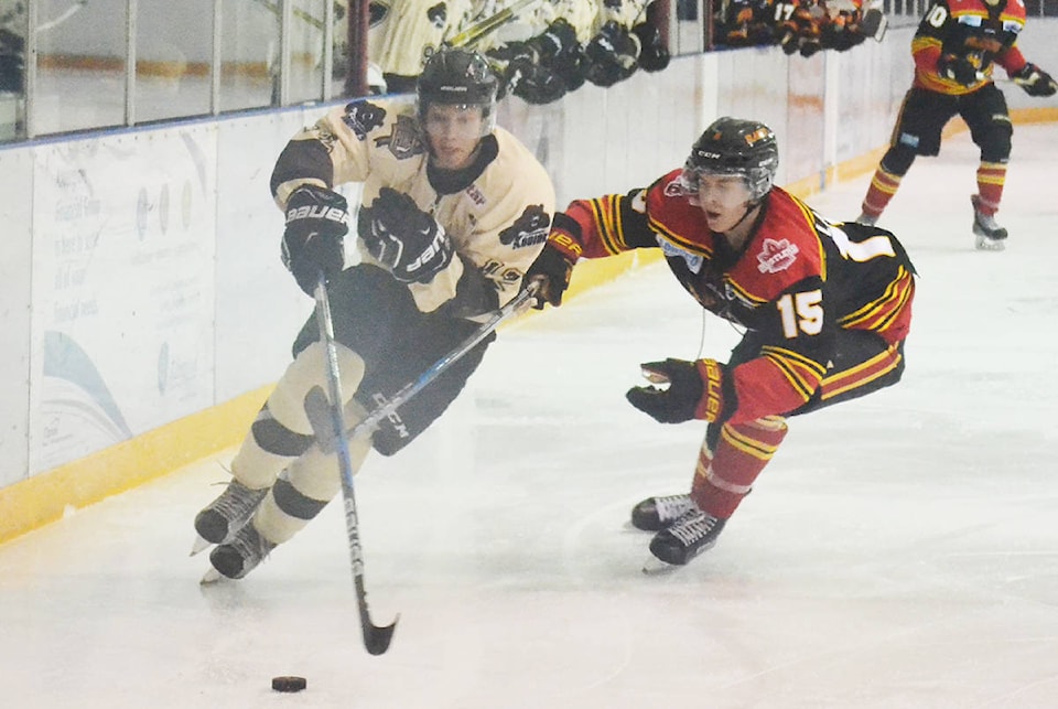 8655463_web1_170928-ALT-kodiaks-fall-5-2_1