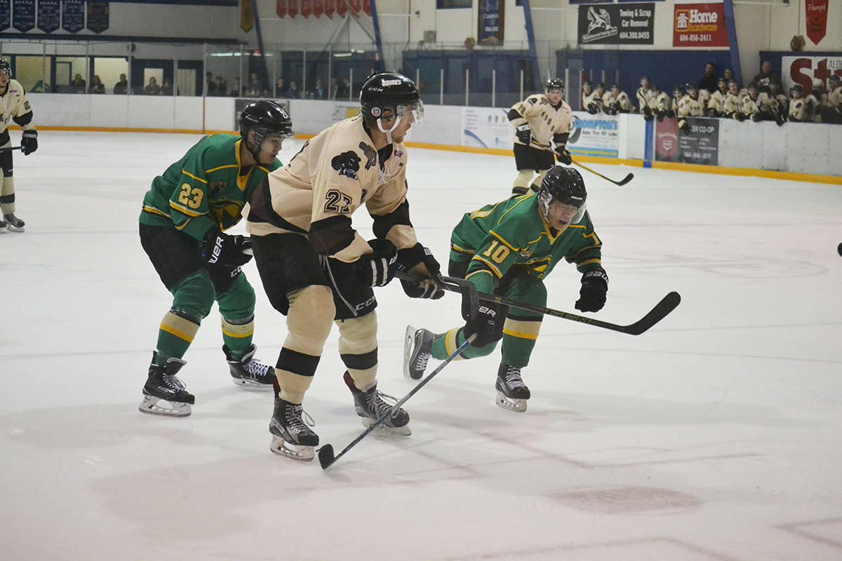 8718373_web1_171005-ALT-Kodiaks-topple-Knights_10