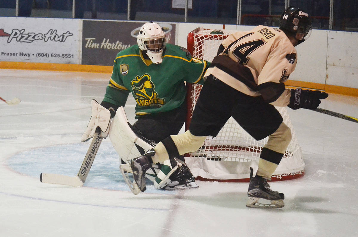 8718373_web1_171005-ALT-Kodiaks-topple-Knights_13