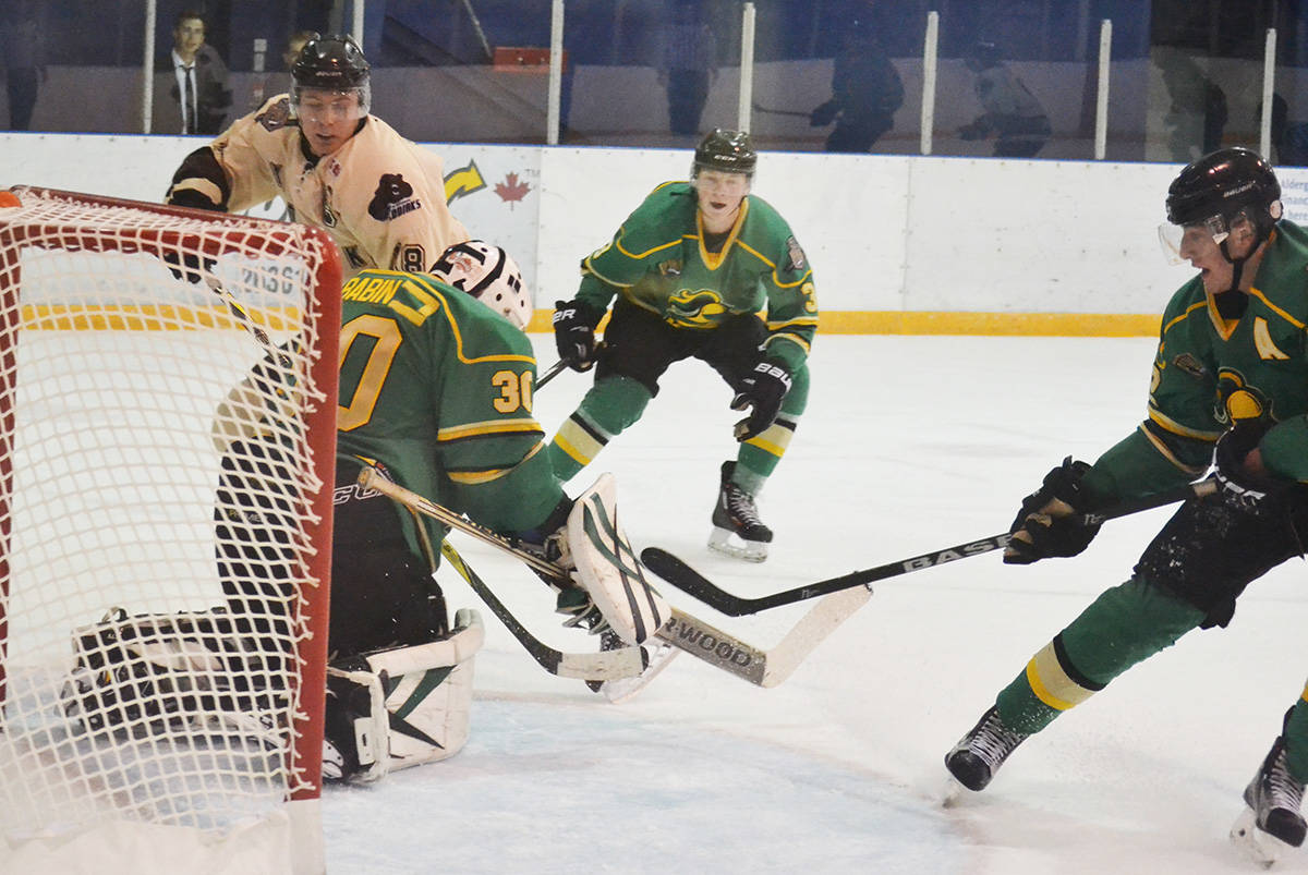 8718373_web1_171005-ALT-Kodiaks-topple-Knights_15