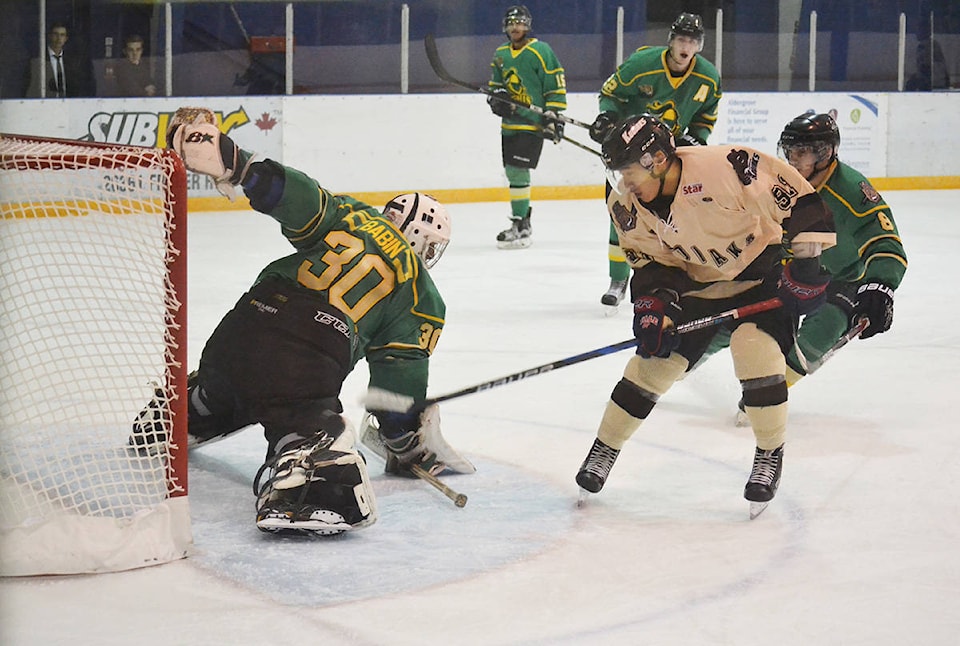 8718373_web1_171005-ALT-Kodiaks-topple-Knights_2