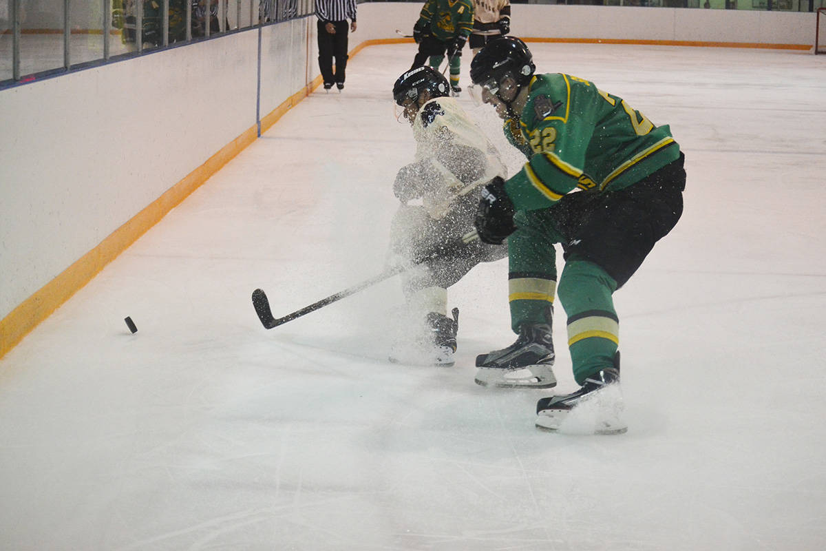 8718373_web1_171005-ALT-Kodiaks-topple-Knights_9