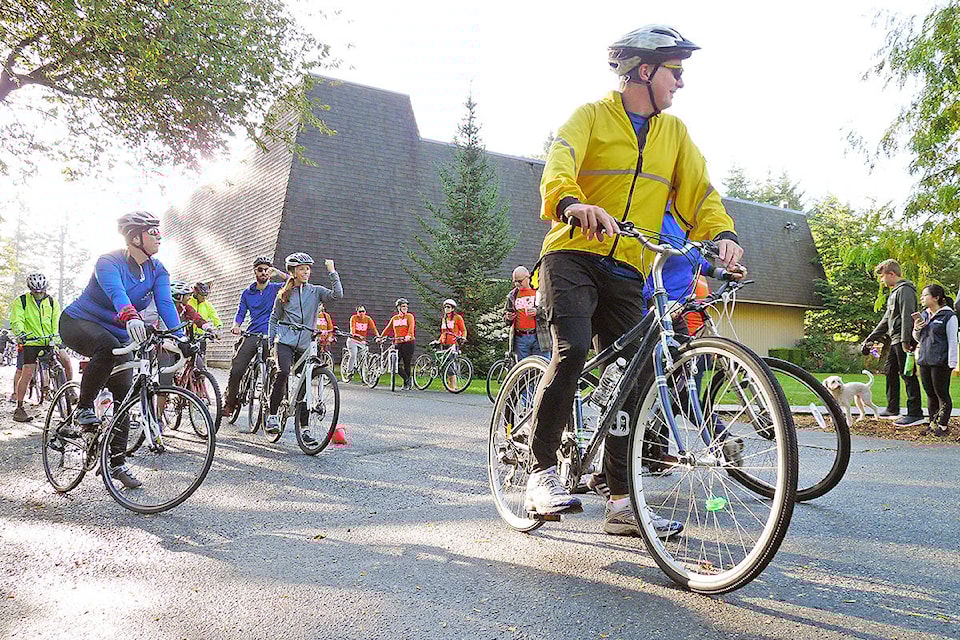 8739462_web1_170930-LAT-ride-for-refuge
