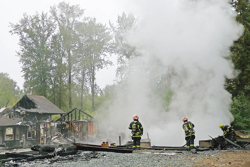 8740876_web1_copy_171001-LAT-house-fire-1