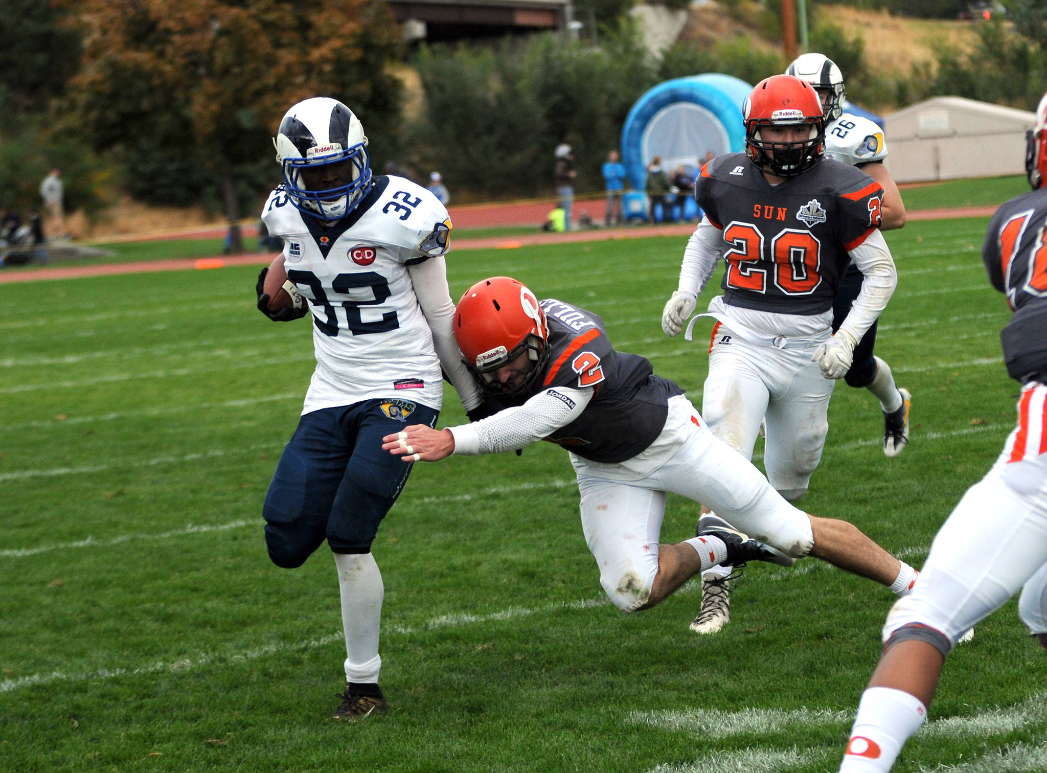8746038_web1_171001-LAT-Sports-Rams-Lund