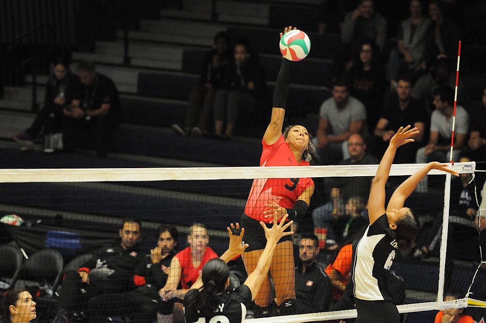 8747839_web1_171004-LAT-volleyball1