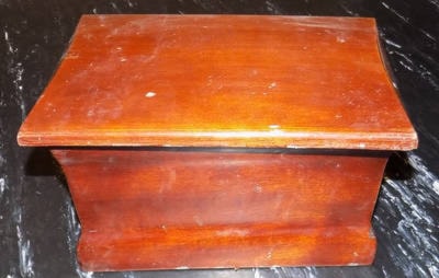 8877707_web1_171019-ALT-urn-found_1