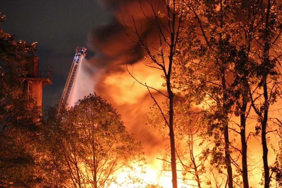 8918103_web1_171013-BPD-M-Mitchell-Island-Fire-Oct-12-2017-McKichan1