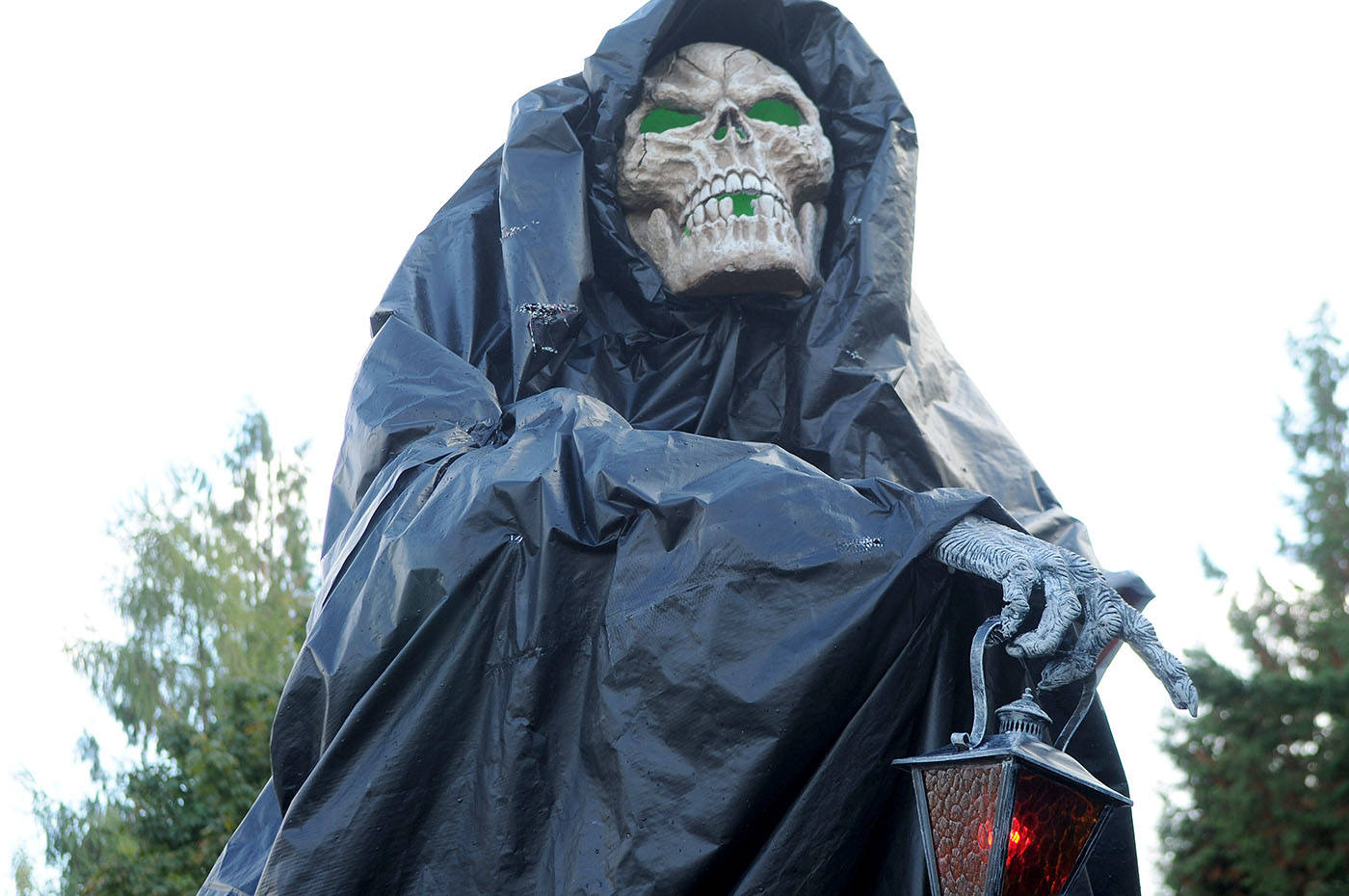 8927297_web1_171018-LAT-hauntedhouse5