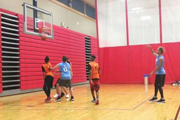 8946250_web1_Bball3