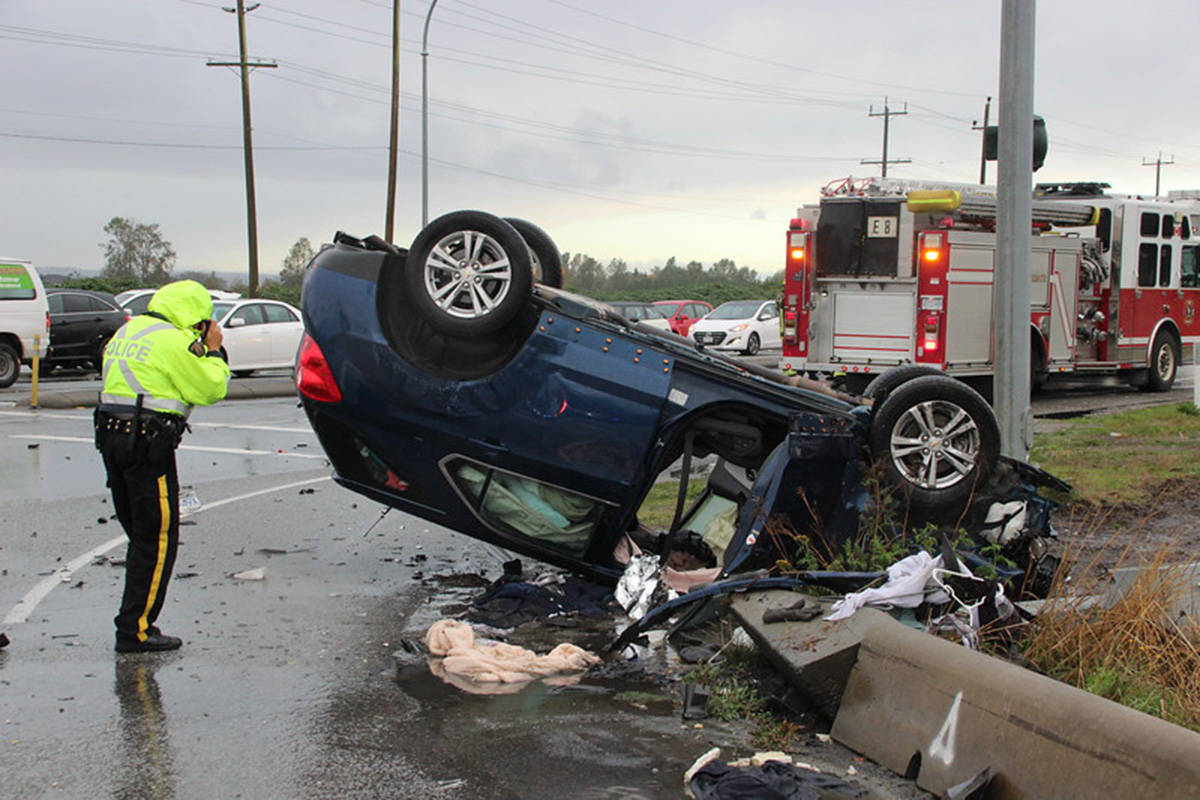 8962317_web1_copy_171017-SUL-Hwy10Crash6