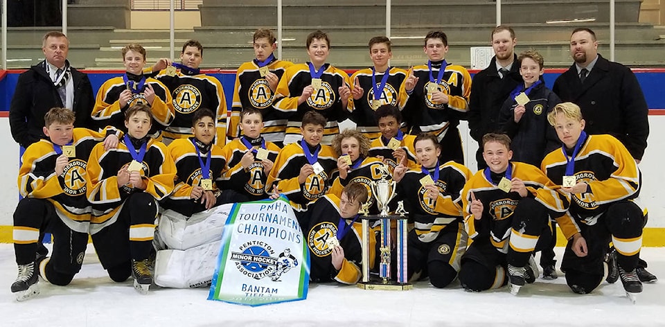 8974206_web1_171026-ALT-hockey-bantam-champs_1