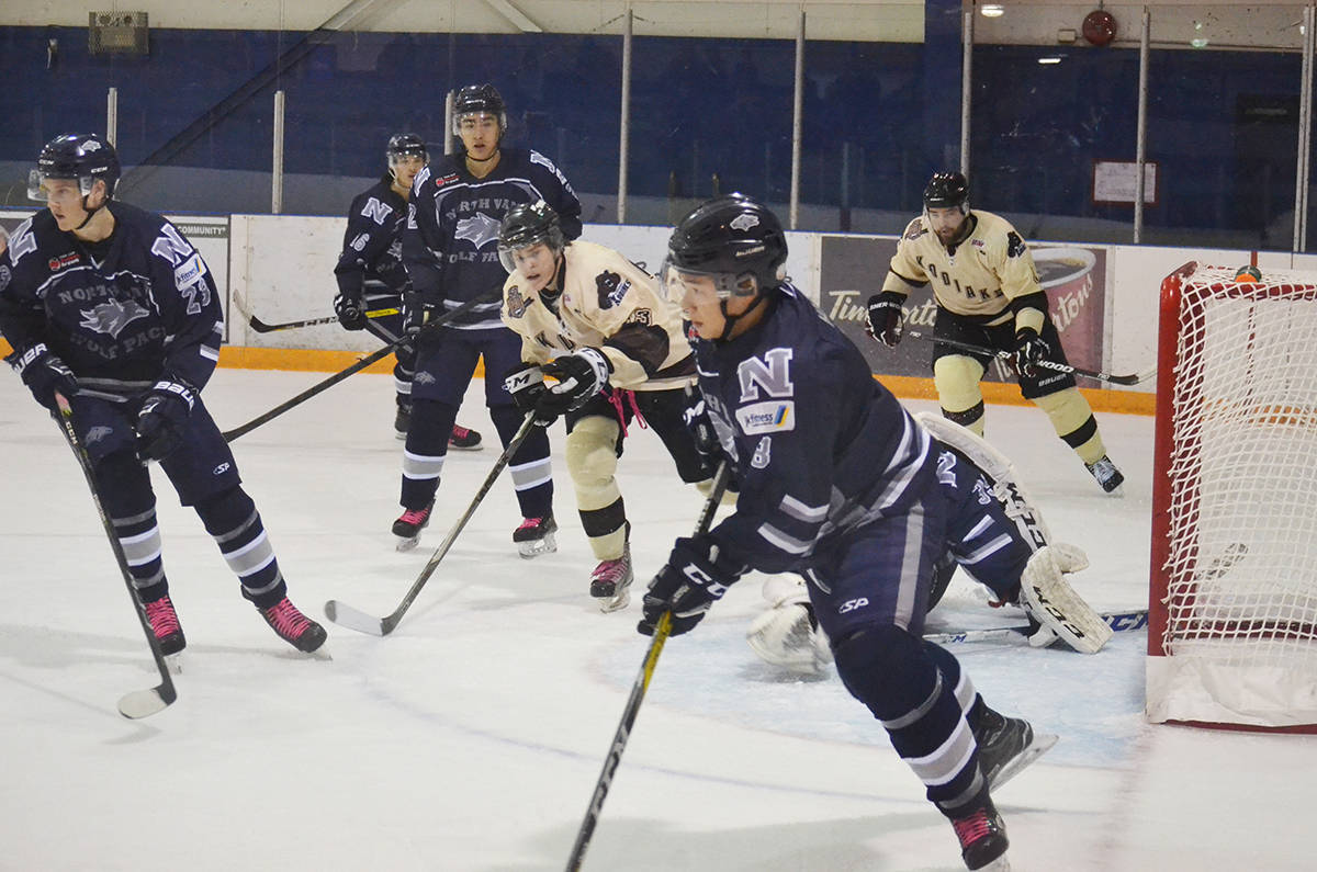9014204_web1_171026-ALT-Kodiaks-vs-Wolf_8