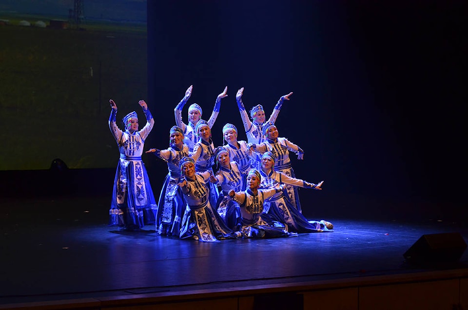 9056502_web1_171027-LAT-Arts-MidAutumnFest_2