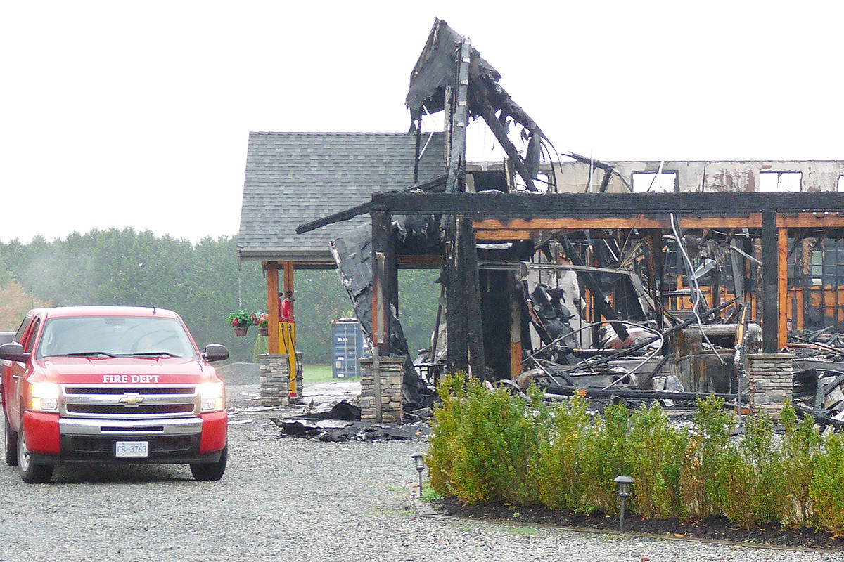 9087281_web1_171025-LAT-fire-aftermath-wreckage