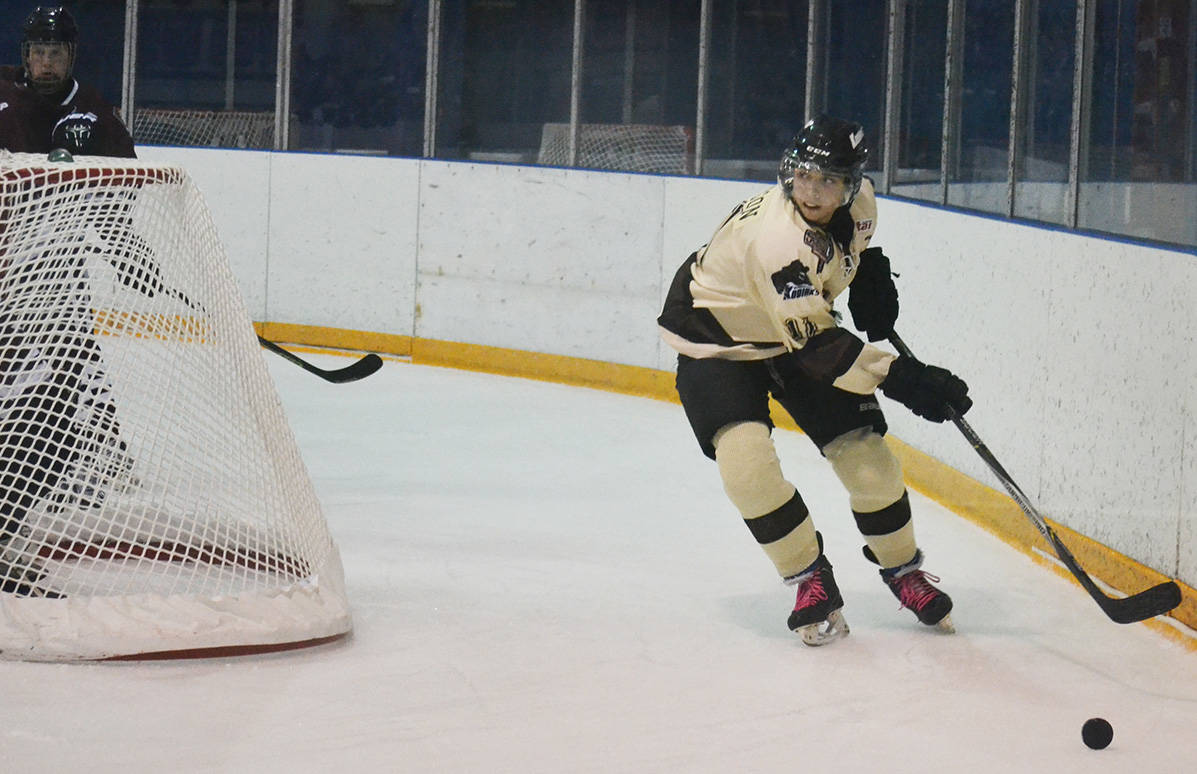 9119015_web1_171102-ALT-Kodiaks-Win-Over-Panthers_10