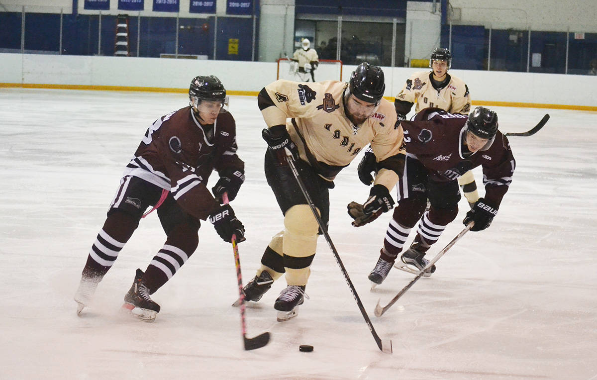 9119015_web1_171102-ALT-Kodiaks-Win-Over-Panthers_4