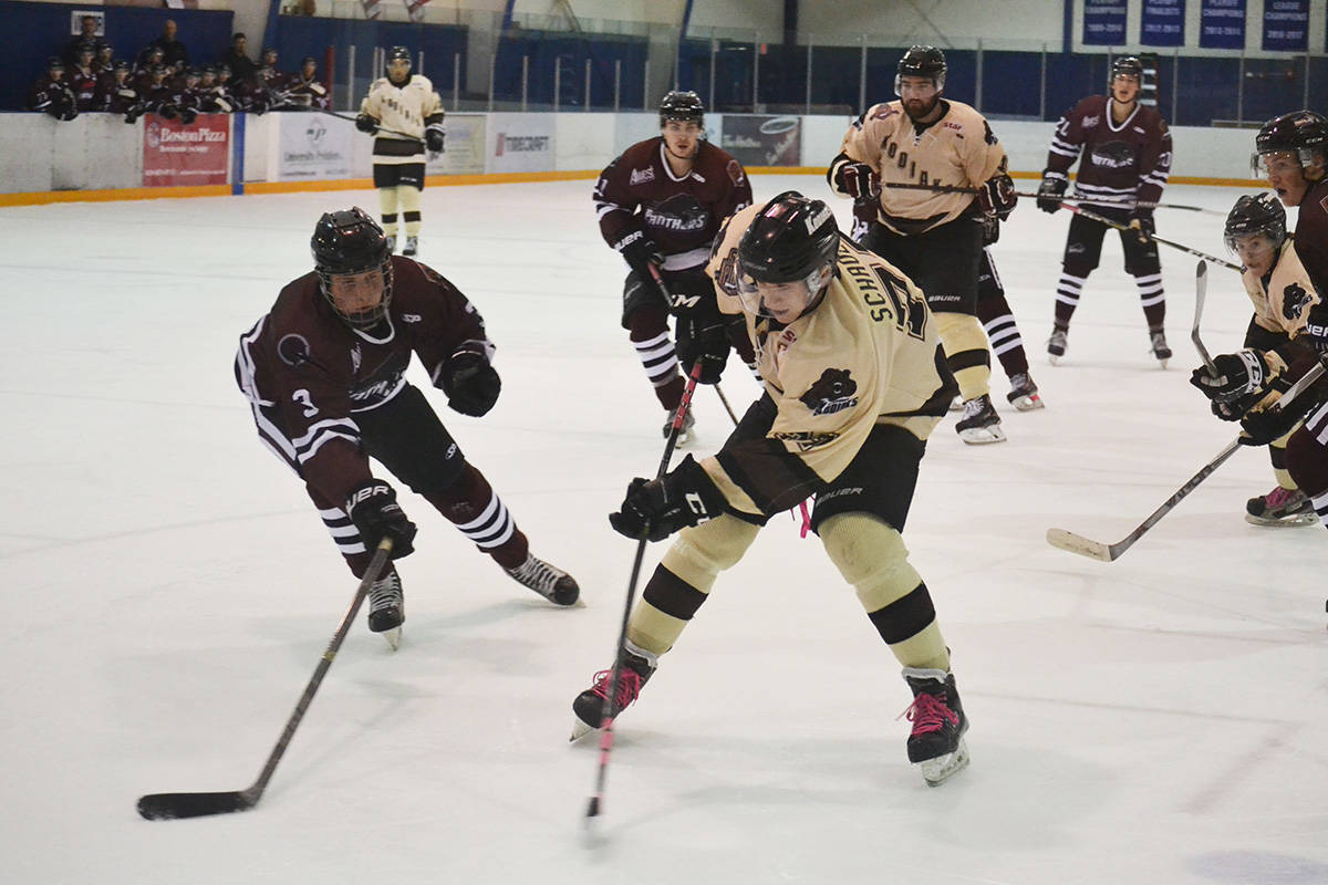 9119015_web1_171102-ALT-Kodiaks-Win-Over-Panthers_8