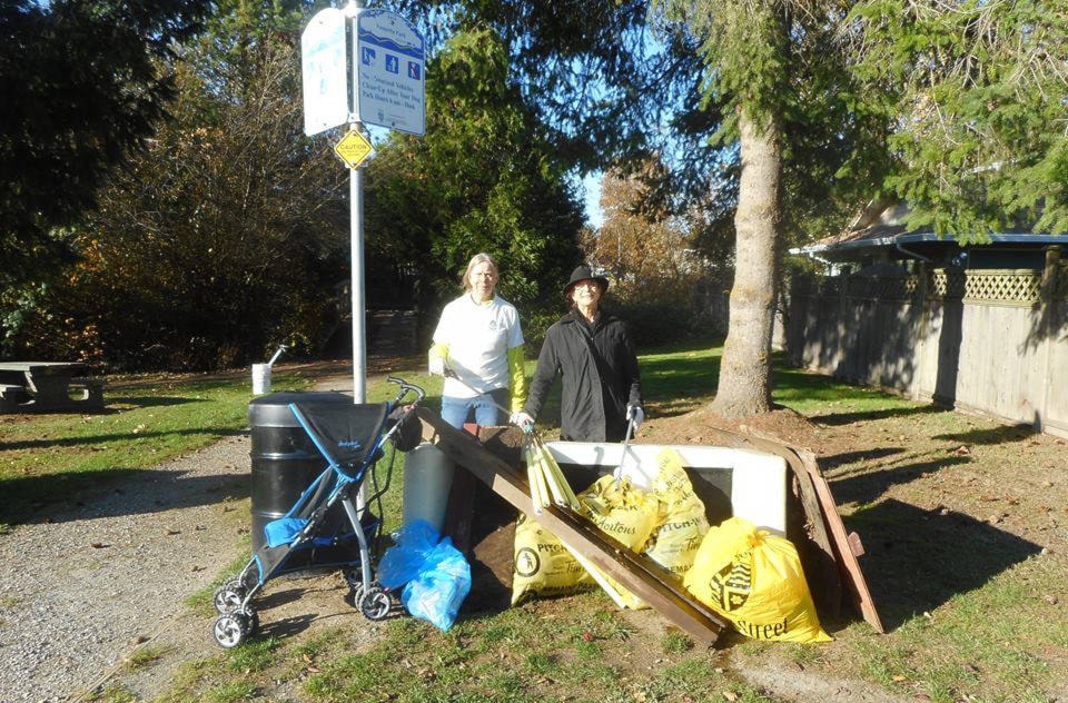 9153842_web1_171102-ALT-Bertrand-Creek-Cleanup_1