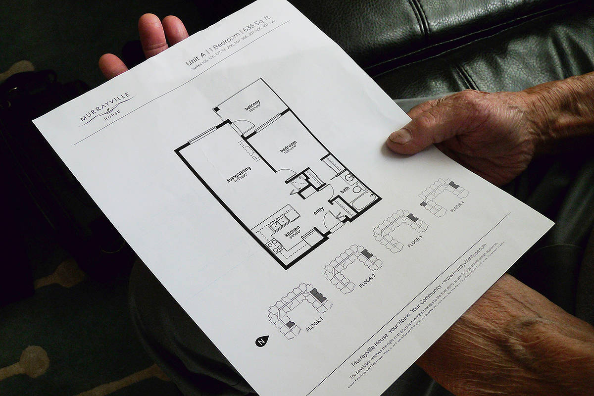 9139678_web1_171030-LAT-Murrayville-buyer-shows-floor-plan