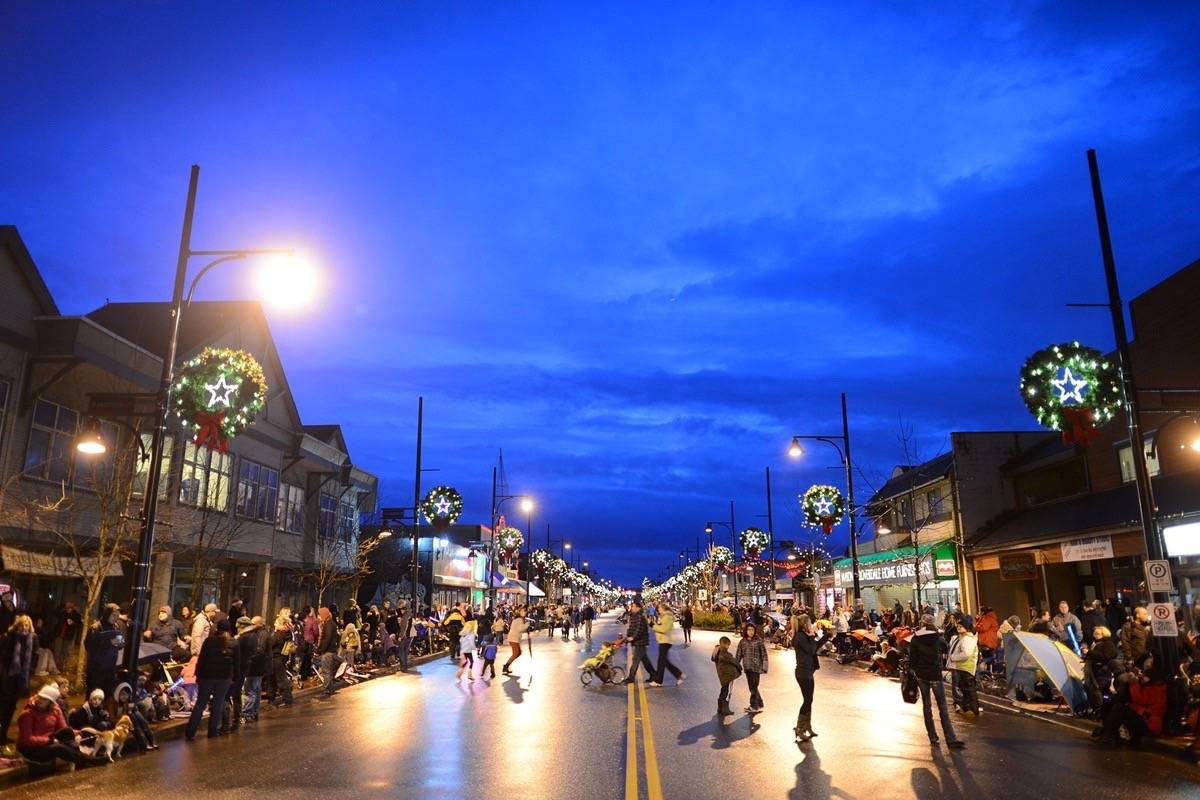 9155906_web1_171030-CLR-M-Christmas-Road-BJ-Dec2