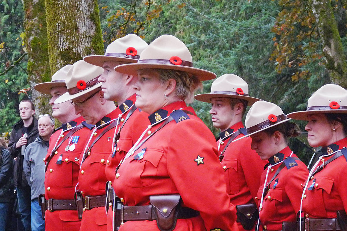 9337976_web1_171111-LAT-remembrance-day-murrayville-rcmp